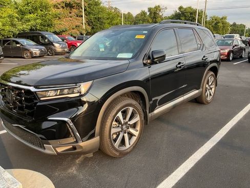 Used 2023 Honda Pilot Elite image 12