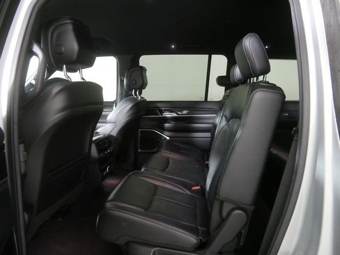 Used 2022 Jeep Wagoneer Series I RWD image 20