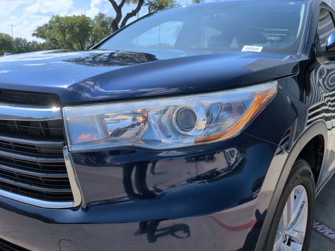 Used 2015 Toyota Highlander LE FWD image 6