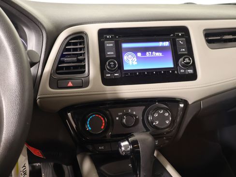 Used 2022 Honda HR-V LX image 5