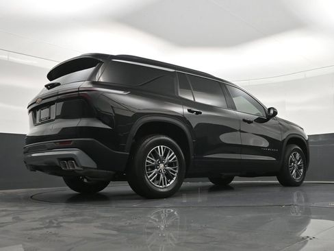 Used 2026 Chevrolet Traverse LT FWD image 33