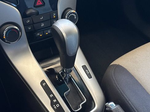 Used 2016 Chevrolet Cruze LS FWD image 19