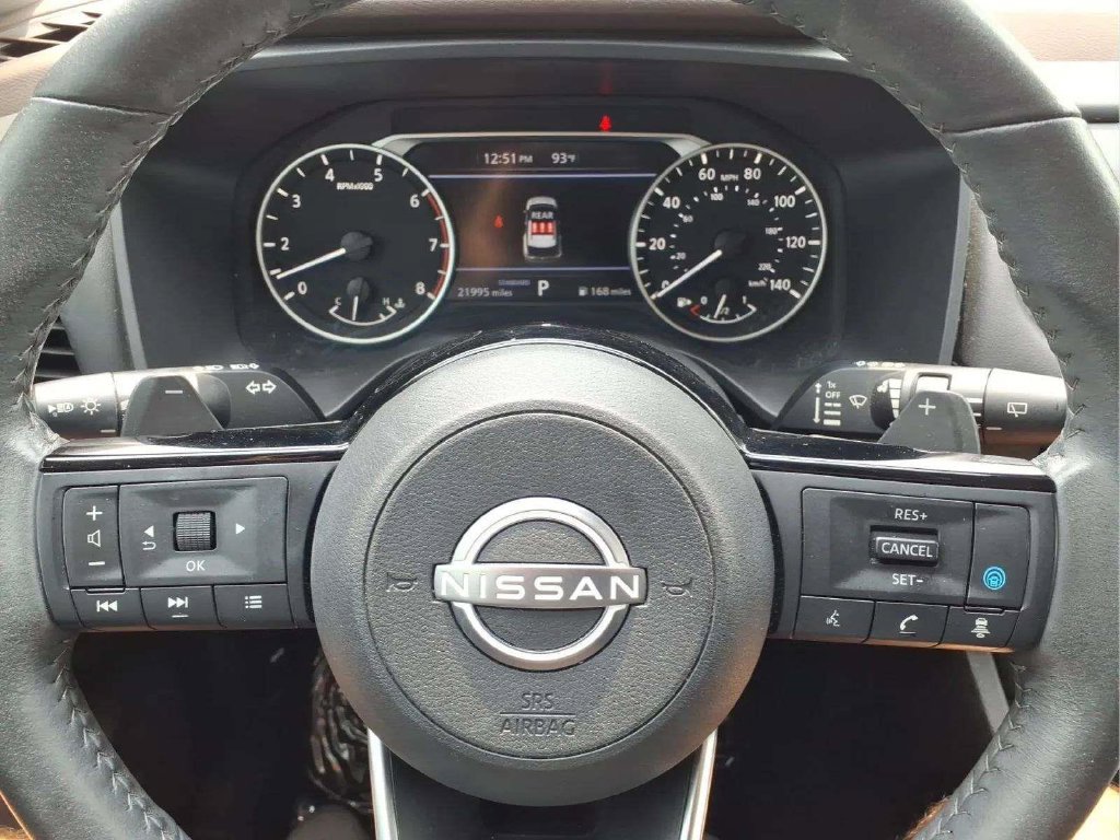 Used 2023 Nissan Rogue SV w/ SV Premium B Package FWD image 15