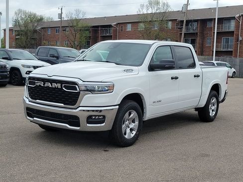 New 2026 RAM 1500 4x4 Crew Cab image 2