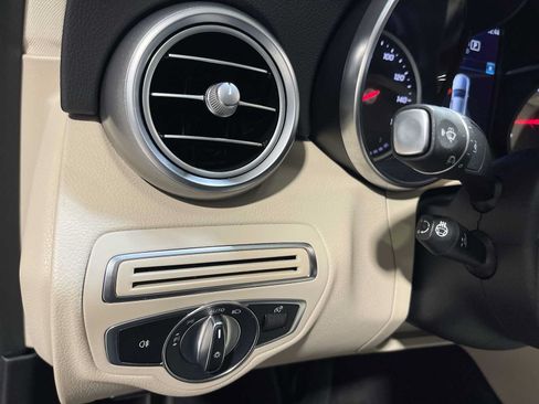 Used 2019 Mercedes-Benz C 300 4MATIC Sedan image 24
