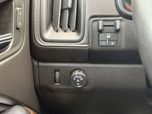 Used 2019 GMC Canyon Denali RWD image 19