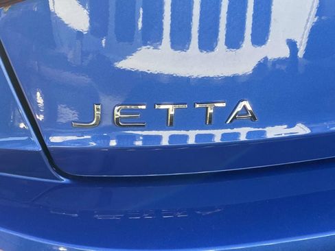 Used 2024 Volkswagen Jetta SE FWD image 11