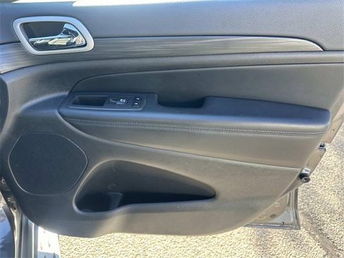 Certified 2021 Jeep Grand Cherokee Laredo X image 8