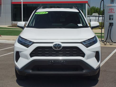 Used 2025 Toyota RAV4 XLE AWD/4WD image 24