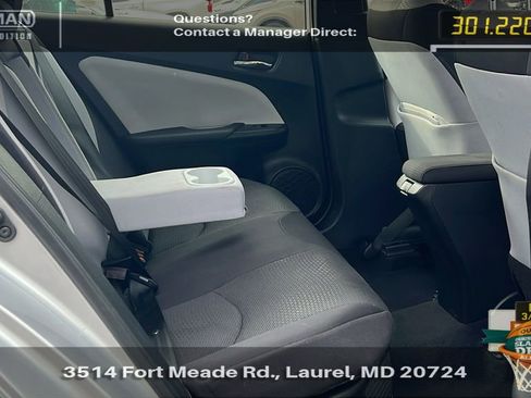 Used 2022 Toyota Prius LE image 14