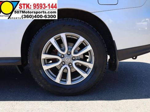 Used 2015 Nissan Pathfinder SV w/ Cargo Package AWD/4WD image 27