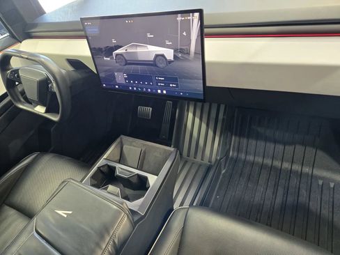 Used 2024 Tesla Cybertruck AWD Crew Cab image 5