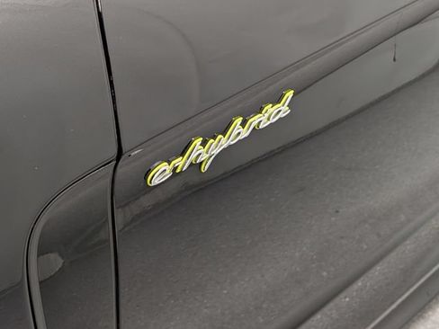 Used 2022 Porsche Panamera 4 w/ Premium Package AWD/4WD image 8