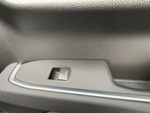 Certified 2025 GMC Sierra 1500 SLT image 63