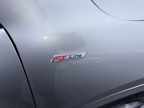 Certified 2023 Ford Escape ST-Line w/ Tech Pack #1 AWD/4WD image 5
