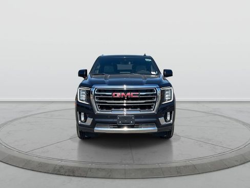 Used 2023 GMC Yukon XL SLT w/ SLT Premium Package AWD/4WD image 3