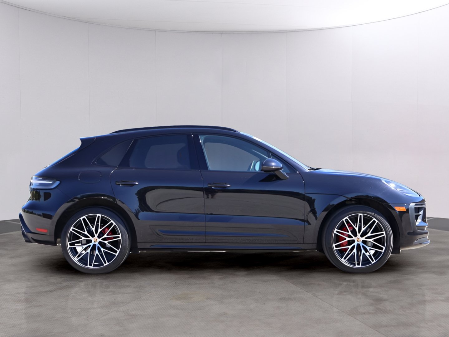 Certified 2024 Porsche Macan S w/ Premium Plus Package AWD/4WD image 9