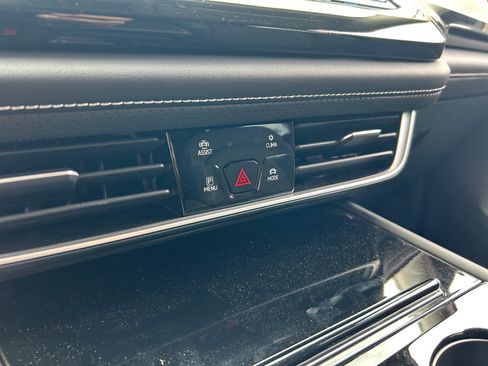 Certified 2026 Volkswagen Atlas SE FWD image 12