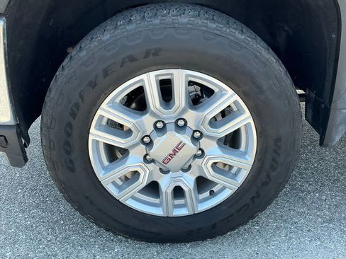 Used 2022 GMC Sierra 2500 SLT w/ SLT Premium Package image 25