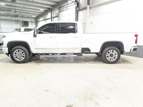 Used 2024 Chevrolet Silverado 3500 High Country w/ High Country Premium Package image 6