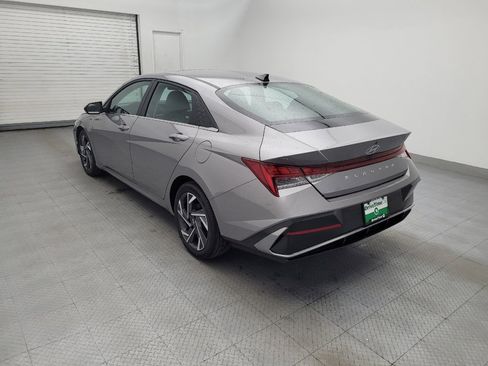 Used 2025 Hyundai Elantra SEL FWD image 5