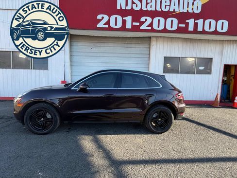 Used 2015 Porsche Macan S w/ Premium Package Plus AWD/4WD image 2