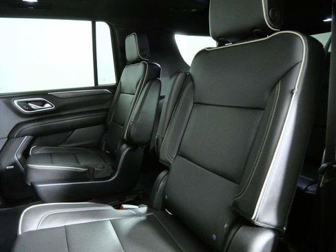 Used 2021 GMC Yukon XL SLT w/ SLT Luxury Plus Package AWD/4WD image 15