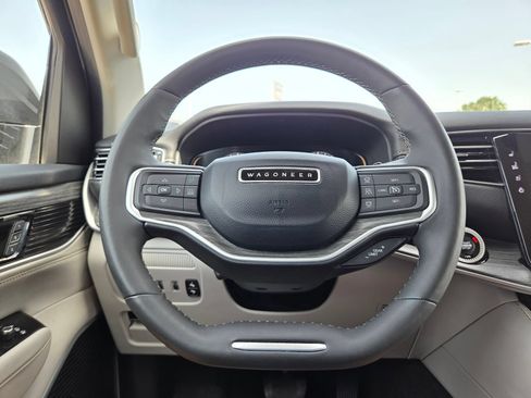Used 2024 Jeep Wagoneer Series III AWD/4WD image 46