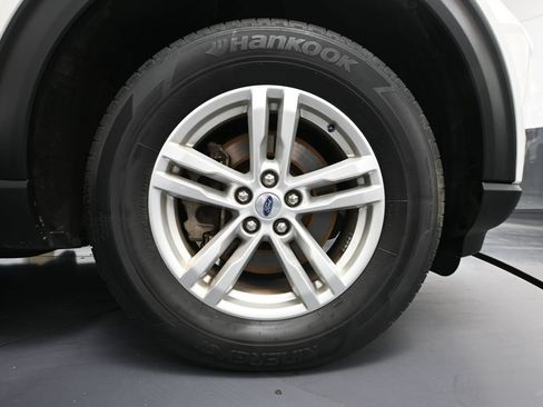 Used 2022 Ford Explorer XLT AWD/4WD image 16