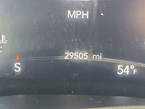 Used 2024 Chrysler Pacifica Touring-L AWD/4WD image 23