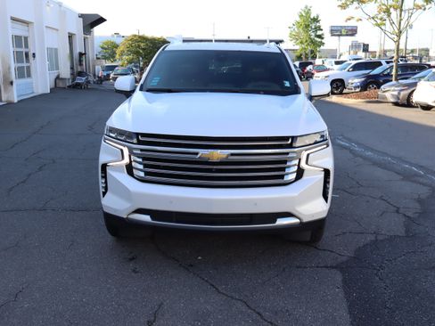 Used 2022 Chevrolet Tahoe High Country w/ Max Trailering Package AWD/4WD image 3
