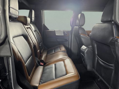 Used 2024 Ford Bronco Outer Banks image 17