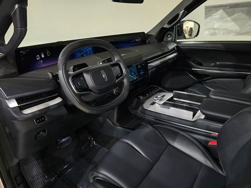 New 2025 Lincoln Navigator Reserve w/ Jet Appearance Package AWD/4WD image 19