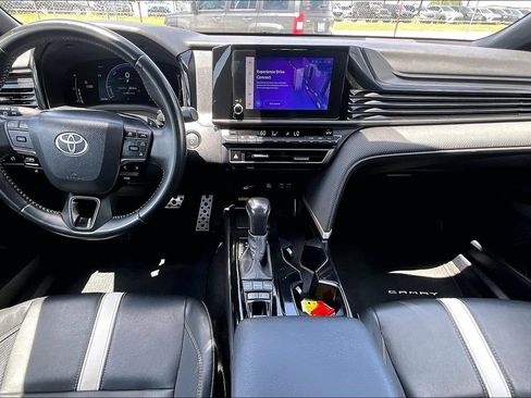 Used 2025 Toyota Camry SE FWD image 19