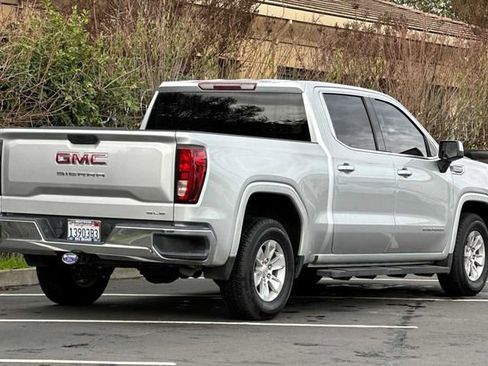 Used 2020 GMC Sierra 1500 SLE w/ SLE Value Package image 3