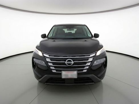 Used 2025 Nissan Rogue SV image 2