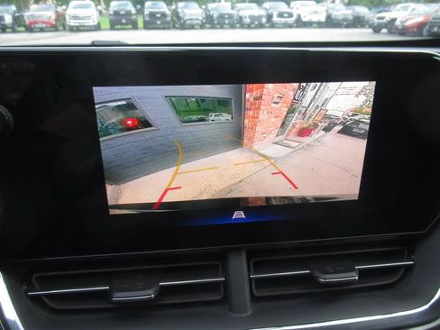 Used 2024 Chevrolet Trax RS FWD image 28
