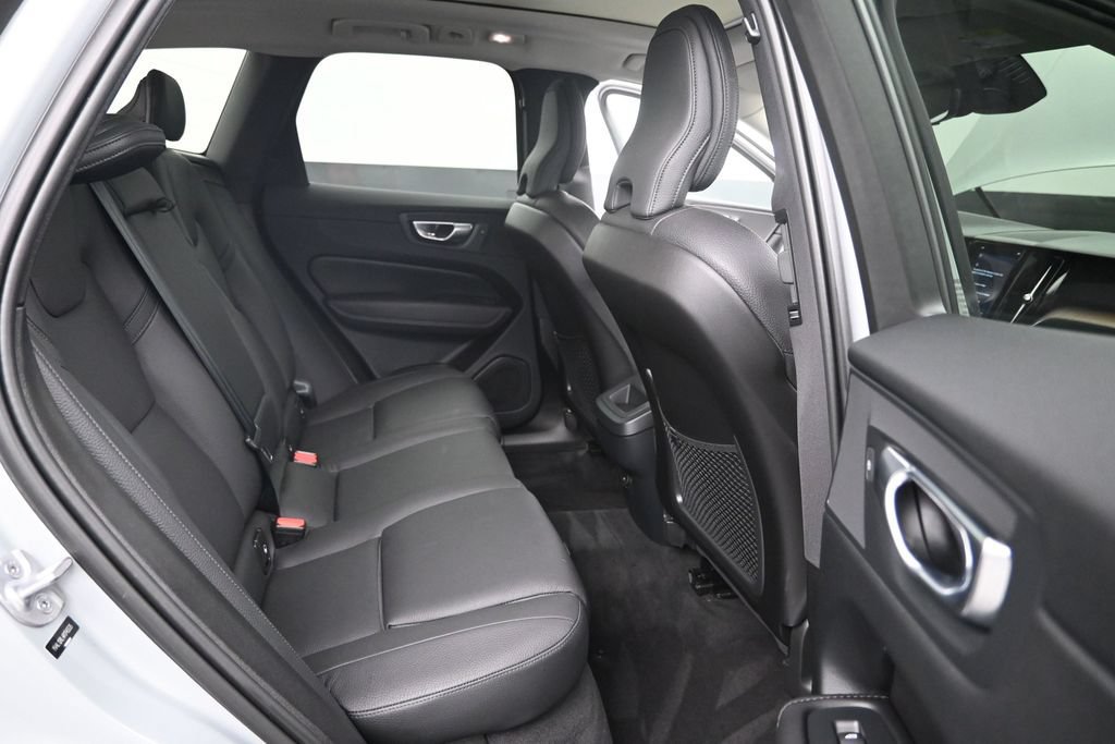 Certified 2024 Volvo XC60 B5 Plus AWD/4WD image 16