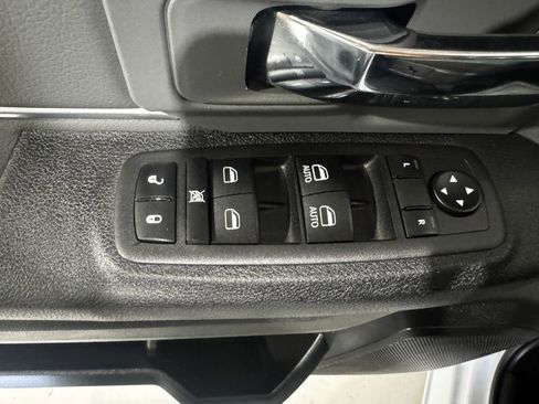 Used 2023 RAM 1500 Classic SLT w/ Protection Group AWD/4WD image 18