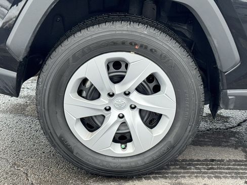 Used 2024 Toyota RAV4 LE image 37