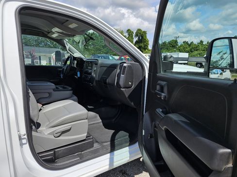 Used 2015 Chevrolet Silverado 3500 W/T image 34