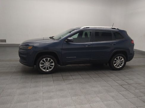 Used 2021 Jeep Cherokee Latitude FWD image 2