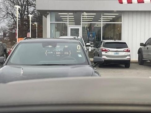 Used 2023 Chevrolet Tahoe High Country image 14