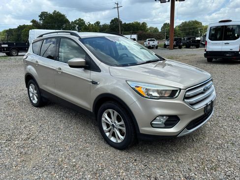 Used 2018 Ford Escape SE AWD/4WD image 6
