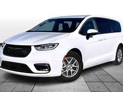 Used 2023 Chrysler Pacifica Touring-L