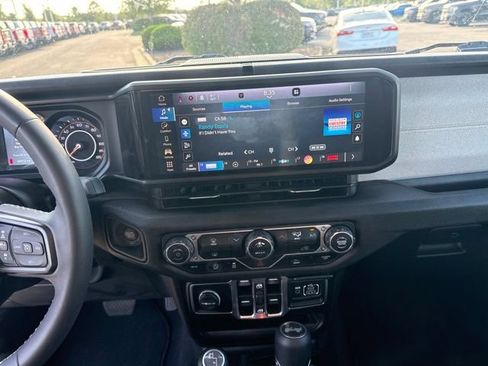 Used 2025 Jeep Wrangler Unlimited Sport AWD/4WD image 17