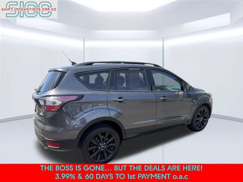 Used 2018 Ford Escape SE w/ SE Sport Appearance Package FWD image 6