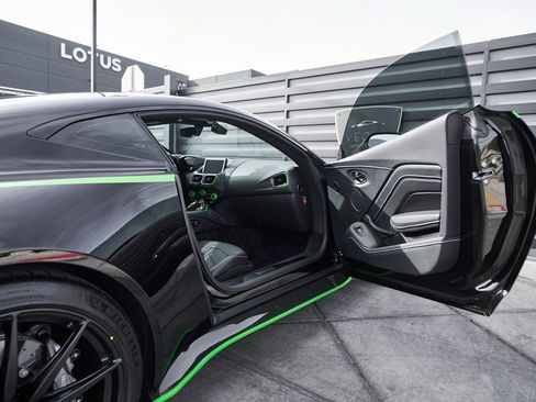 Used 2023 Aston Martin V12 Vantage image 41