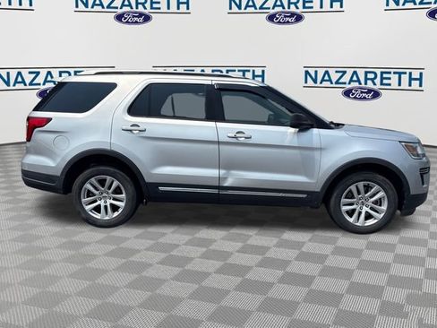 Used 2018 Ford Explorer XLT AWD/4WD image 8