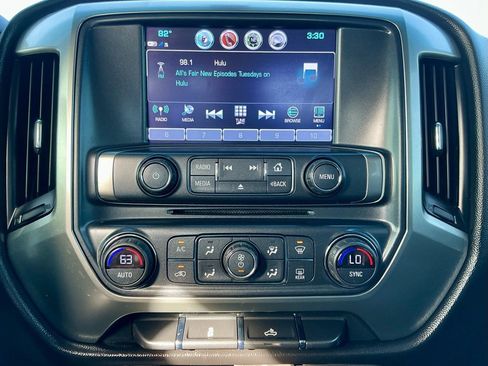 Used 2018 Chevrolet Silverado 1500 LT w/ All Star Edition image 33